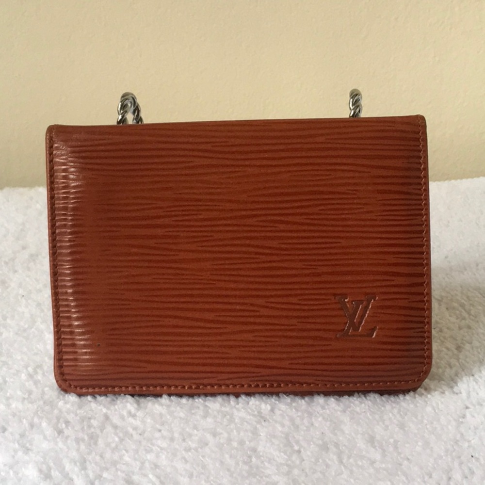 Louis Vuitton "Porte Cartes" Card Holder in Orange Epi Leather (4.5 x 3.25)